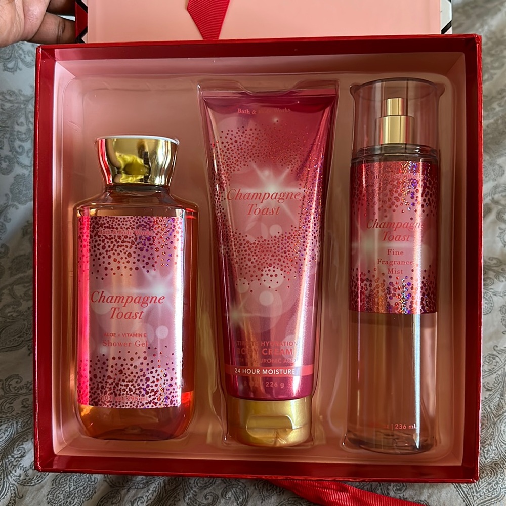 Bath and Body works set.